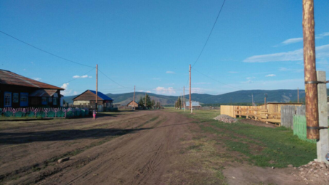 В селе Хут Пий-Хемского района установили новые опоры ЛЭП