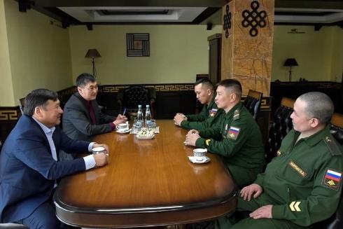 Глава Тувы провёл встречу с военнослужащими – героями СВО 