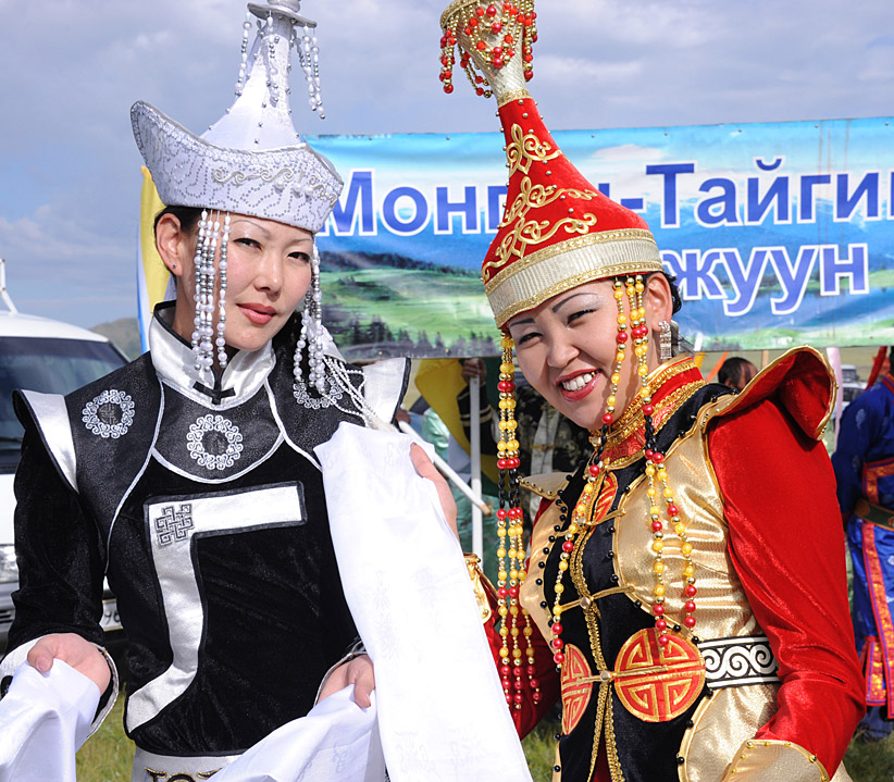 Министр Вячеслав Донгак  обязуется открыть культурные центры в районах Тувы