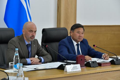 Первый замминистра спорта РФ Азат Кадыров высоко оценил развитие физкультуры и спорта в Туве