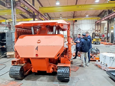В Туве шахтеры ЕВРАЗ первыми в России ввели в эксплуатацию самоходную крепь
