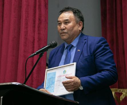 В Кызыле наградили победителей конкурса по благоустройству муниципальных территорий