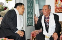 Глава Тувы поздравил с юбилеем представителя поколения первопроходцев становления республики