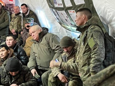 Тывадан мобилизастаттынган шериг албанныглар 55-ки мотоадыгжы бригаданың одуруунче кирер дээш Луганскыда чеде берген