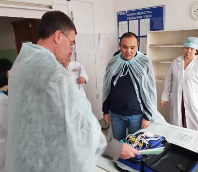 Руководство Минздрава Тувы посетило Улуг-Хемский межкожуунный медицинский центр