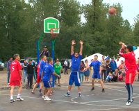 Дружеский матч по баскетболу чуть не довел команды Правительства Тувы и Кызылского района до разборок