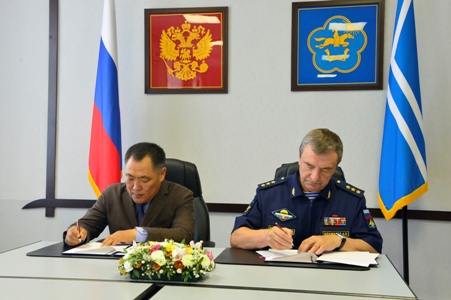 Глава Тувы и председатель центрального комитета ДОСААФ России подписали соглашение о сотрудничестве