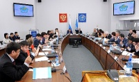 Обсуждение Отчета Правительства Республики Тыва за 2012 год на сессии Верховного Хурала (парламента)  Республики Тыва.  30 апреля 2013 года. 