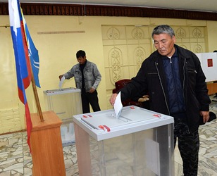 В Туве за час до окончания голосования явка избирателей составила    68, 22 процента