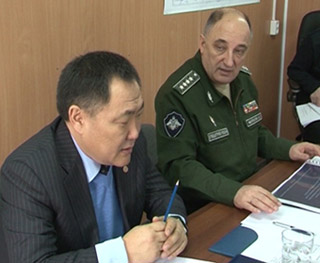 Глава Тувы и директор Спецстроя России обсудили ход строительства в Кызыле объектов Министерства обороны