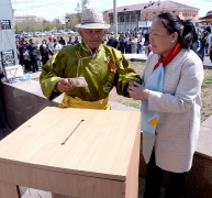 Глава Тувы принял участие в марафоне  по сбору денежных средств на строительство памятника тувинским добровольцам