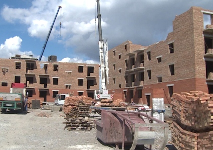 В столице Тувы продолжается строительство новых многоквартирных домов по программе переселения граждан из аварийного жилья