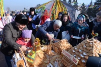 В Туве весело отметили Масленицу - древний славянский праздник