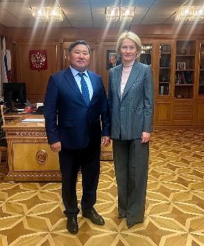 Глава Тувы провел рабочую встречу с вице-премьером Викторией Абрамченко