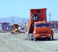Реконструкция улицы Магистральная в Кызыле.  Выездное заседание Правительства Тувы на рабочей площадке. 23 апреля 2013 года.