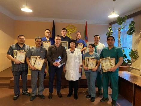 На Донбассе наградили волонтёров-медиков из Тувы 