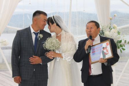 В рамках антиалкогольной кампании в Туве приступили к возрождению трезвых свадеб