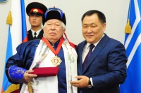 В Туве накануне Шагаа состоялось вручение государственных наград республики. Впервые вручался орден "Буян-Бадыргы"