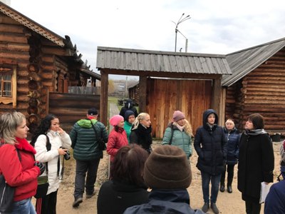 Представители туристических фирм Тувы, журналисты и  сотрудники Информационного центра туризма отправились в сибирское путешествие