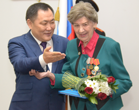 В Туве состоялась первая церемония награждения в рамках празднования 100-летнего юбилея единения республики с Россией
