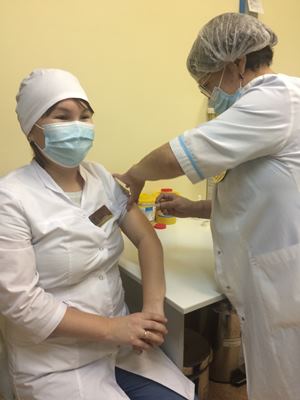 В Туве  ведется вакцинация медиков от Covid-19