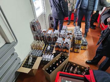 Служба лицензирования Тувы совместно с правоохранительными органами изъяла из незаконного оборота 32 тысячи литров алкогольной продукции