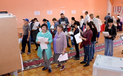 В Туве к  12 часам дня проголосовало 36,35 % избирателей 