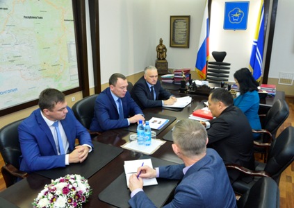 Глава Тувы и гендиректор Сибирской генерирующей компании обсудили вопросы подключения завершенных новостроек Кызыла к теплосетям