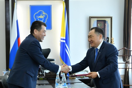 Глава Тувы  обсудил с  генеральным консулом Узбекистана перспективы сотрудничества