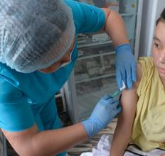 В Туве полный курс вакцинации от COVID-19 получил 2761 ребенок