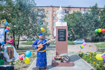 В Кызыле открыт памятник героям Кобдинского сражения 