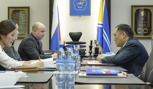 Глава Тувы провел рабочую встречу с министром строительства и модернизации ЖКХ 