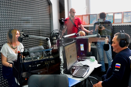 Глава Тувы в День радио ответил на вопросы слушателей радиостанции «Голос Азии»