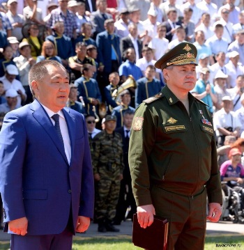Министр обороны РФ поздравил Туву с 74-летием вхождения республики в состав России
