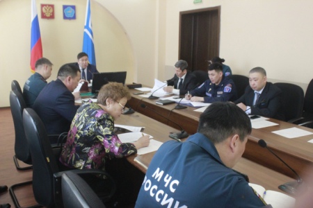 В Правительстве Тувы состоялось  заседание Комиссии по чрезвычайным ситуациям и пожарной безопасности