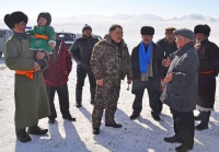 Глава Тувы Шолбан Кара-оол встретился с молодыми чабанами СПК Бай-Хол в Эрзинском районе республики (фото Чингиса Саая)