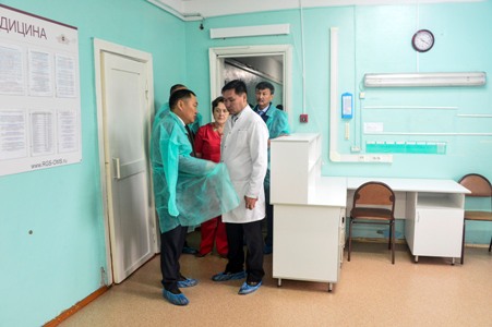 Глава Тувы проинспектировал центральную районную больницу Кызылского района 
