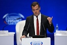 Медведев: Федеральный бюджет будет и дальше оказывать поддержку российским регионам