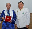 Глава Тувы вручил государственные награды ветеранам и передовикам труда 