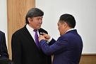 Глава Тувы вручил государственные награды труженикам республики 