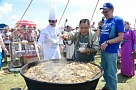 Самый большой в мире национальный тувинский суп «Кара-мун» сварили в Туве 